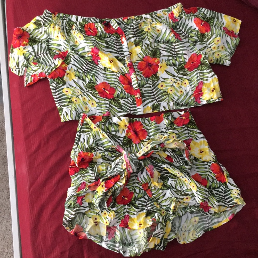 Crop top and short set.